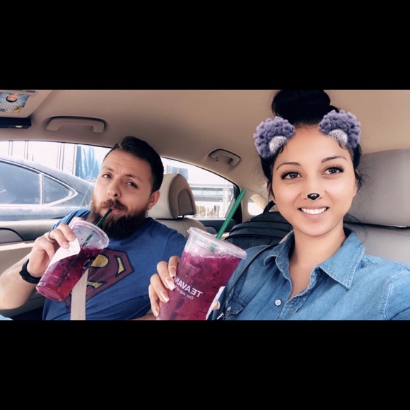 Meet your Posher, Claudia - Picture 1 of 1